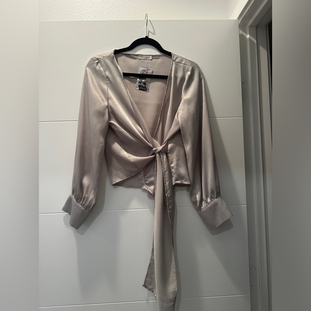 Miss love silver gray wrap long sleeve v neck blouse top business casual NWT M - Picture 9 of 15